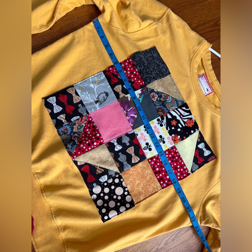 Quilty Sweatshirt! π - Picture 11 of 16